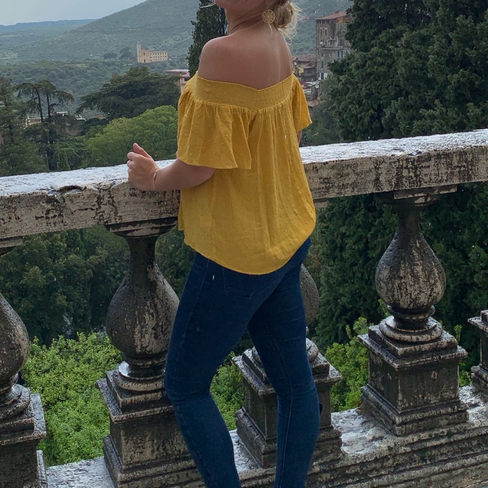 Off the shoulder tshirt/blouse